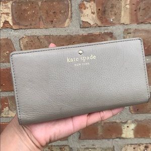 Kate Spade: Beige Wallet